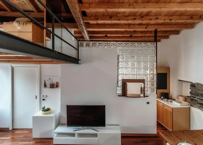 Apartamento Loft Madera - By Myhomeincomo Como