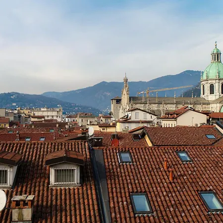 Loft Madera - By Myhomeincomo Lägenhet *